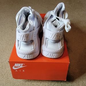 Nike Air Huarache White size 6.5 Men's or 8 women's